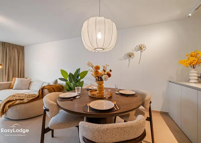 Apartment Troontesse - Stylish With Garage By The Sea *